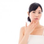 唇の皮がむける原因は乾燥！風邪や栄養不足でも症状がでる？